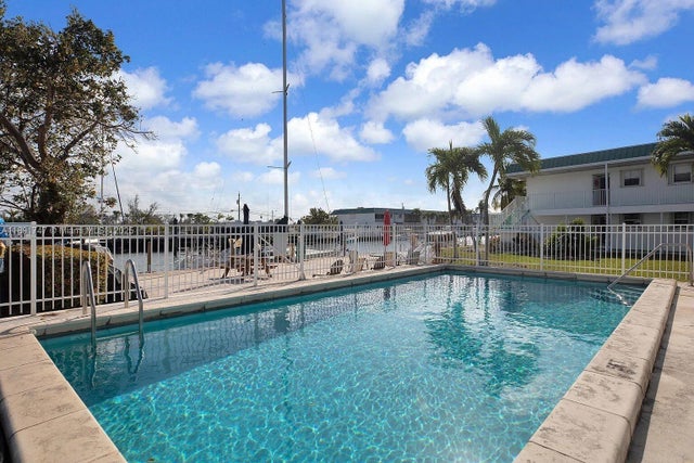 4 of 16 - 5301 Ocean Ter 1, Marathon, FL