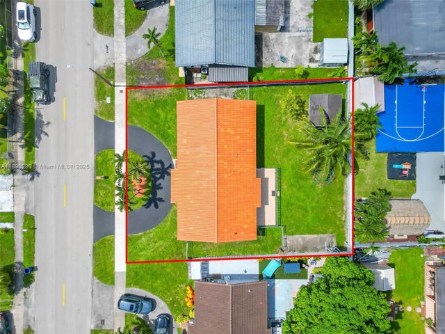 2 of 31 - 10121 Sw 4th St, Miami, FL