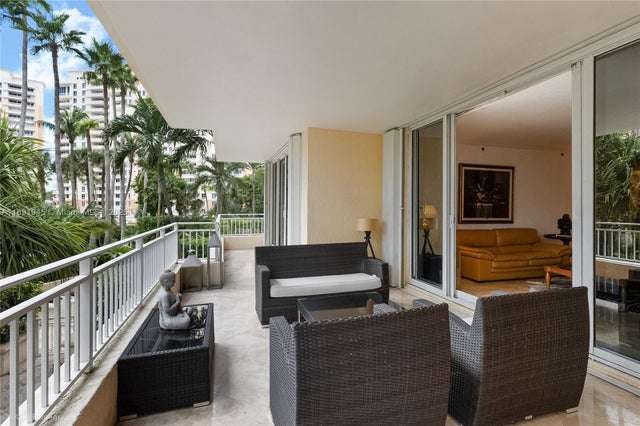 2 of 25 - 791 Crandon Blvd 303, Key Biscayne, FL