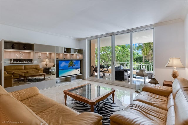 4 of 25 - 791 Crandon Blvd 303, Key Biscayne, FL