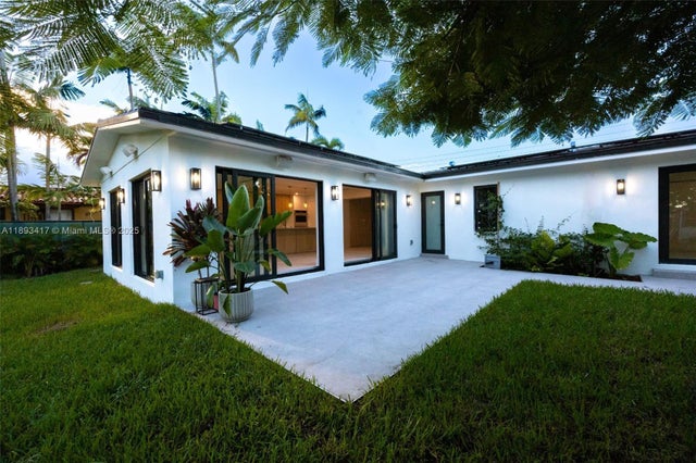 2 of 23 - 10250 Sw 32nd St, Miami, FL