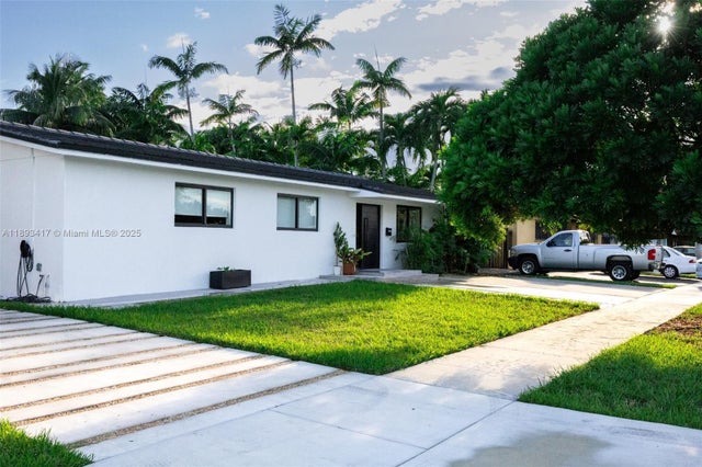 3 of 23 - 10250 Sw 32nd St, Miami, FL