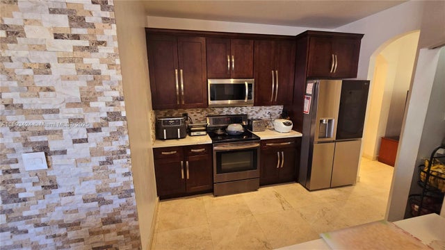 3 of 61 - 2105 Ne 40th Ave, Homestead, FL