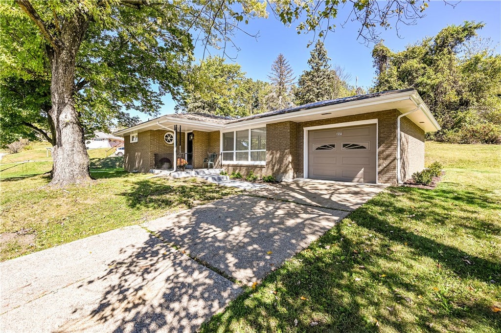 207 Hideaway Lane, Hempfield