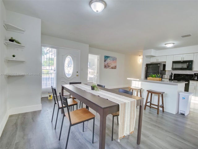 4 of 18 - 1141 Nw 75th St, Miami, FL