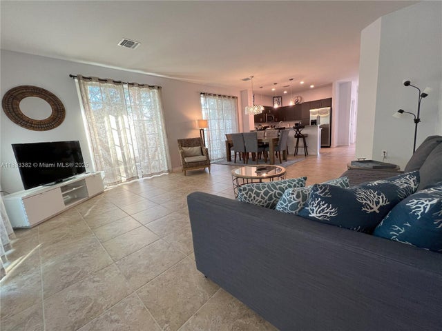 3 of 20 - 2361 Se 5th St, Pompano Beach, FL
