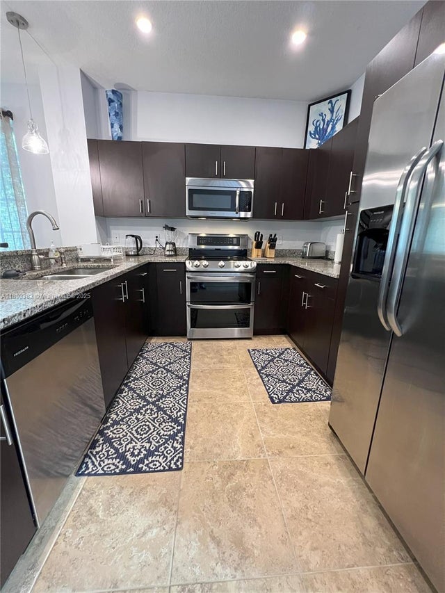 5 of 20 - 2361 Se 5th St, Pompano Beach, FL