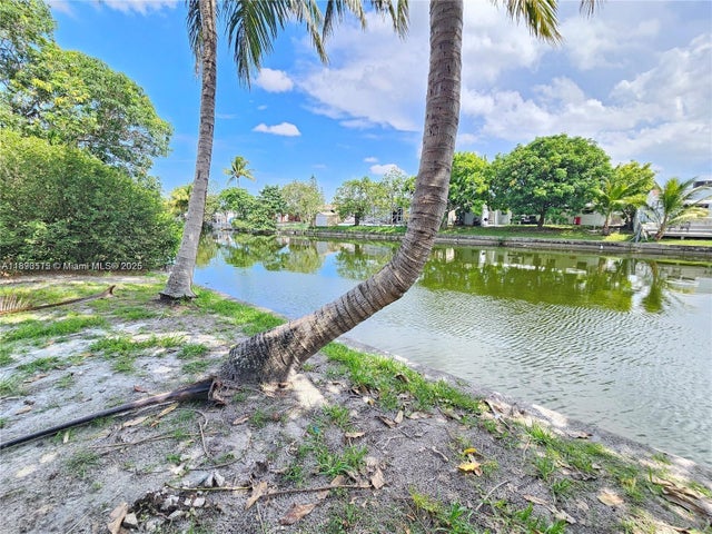 3 of 30 - 7908 Granada Blvd, Miramar, FL