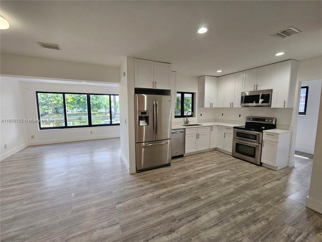 5 of 30 - 7908 Granada Blvd, Miramar, FL