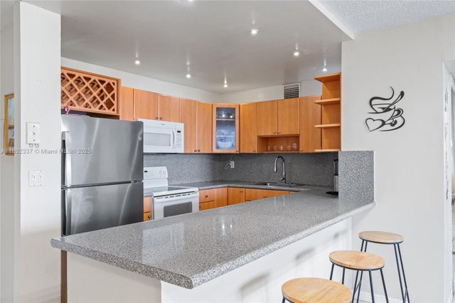 5 of 44 - 500 Three Islands Blvd 309, Hallandale Beach, FL