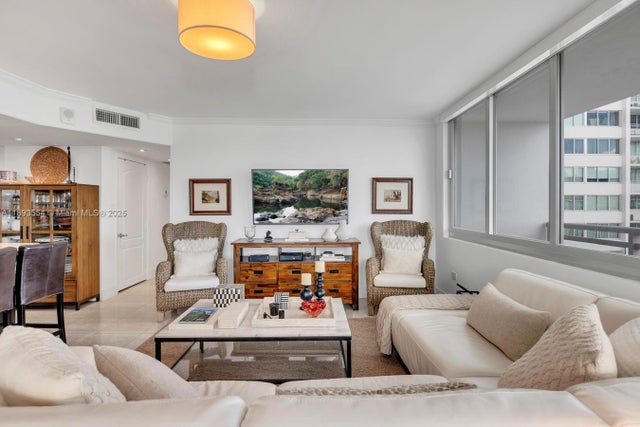3 of 45 - 7135 Collins Ave 1126, Miami Beach, FL