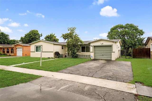 2 of 29 - 3931 Nw 32nd Ave, Lauderdale Lakes, FL