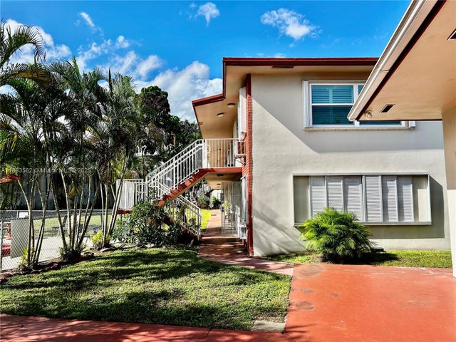 2 of 18 - 2918 Funston St 29b, Hollywood, FL