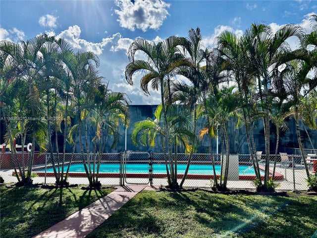 3 of 18 - 2918 Funston St 29b, Hollywood, FL