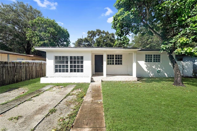 1 of 38 - 535 Ne 162nd St, Miami, FL