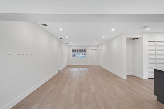 2 of 38 - 535 Ne 162nd St, Miami, FL