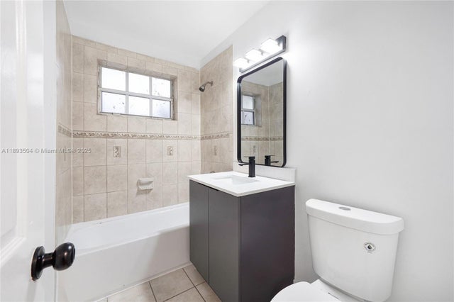 5 of 38 - 535 Ne 162nd St, Miami, FL