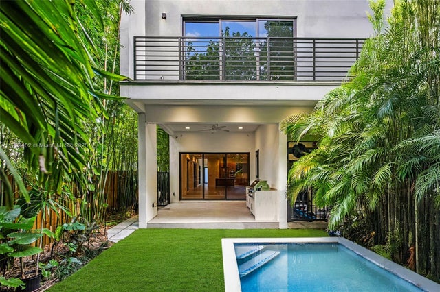 1 of 36 - 3063 Elizabeth St, Miami, FL
