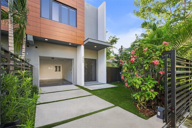 2 of 36 - 3063 Elizabeth St, Miami, FL