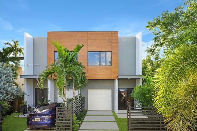 3 of 36 - 3063 Elizabeth St, Miami, FL