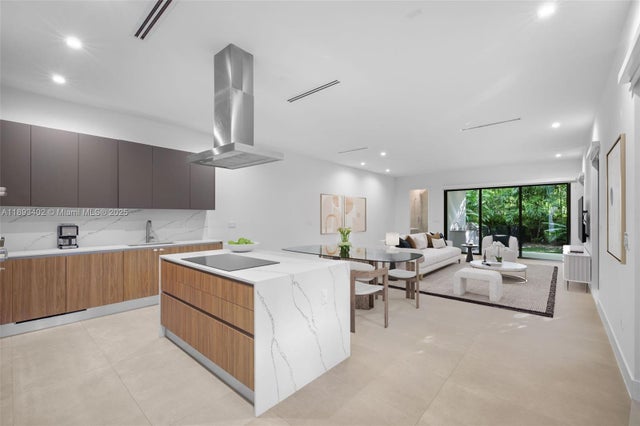 5 of 36 - 3063 Elizabeth St, Miami, FL