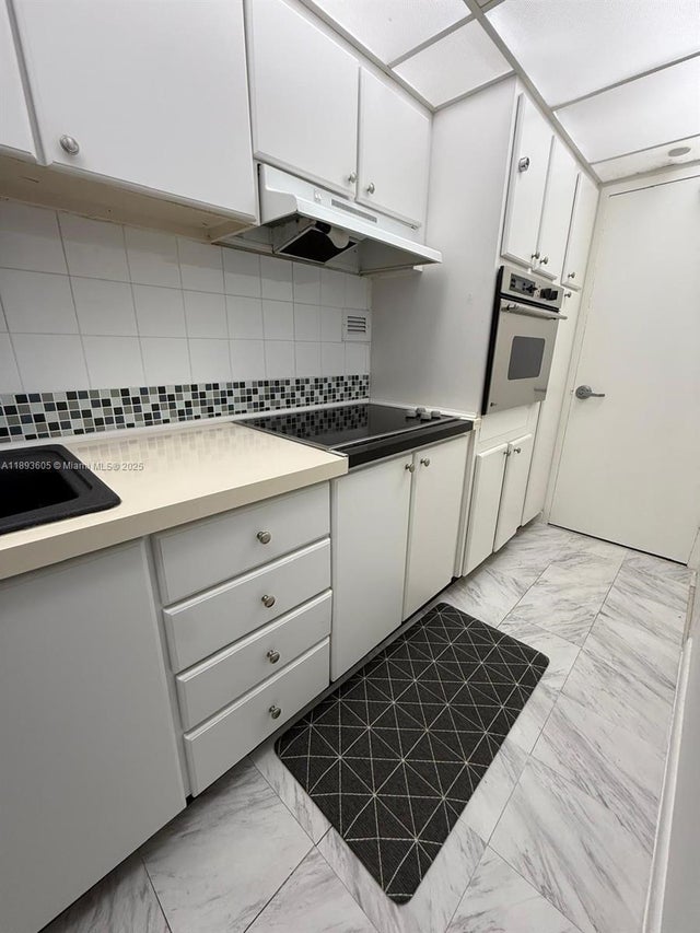2 of 15 - 1000 West Ave 306, Miami Beach, FL