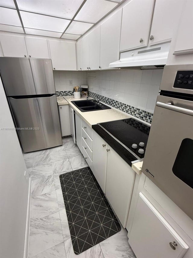 3 of 15 - 1000 West Ave 306, Miami Beach, FL