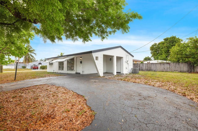 2 of 34 - 1920 N 66th Ave, Hollywood, FL