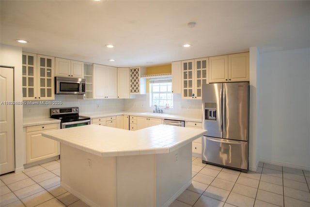 5 of 20 - 18405 Sw 216th St, Miami, FL