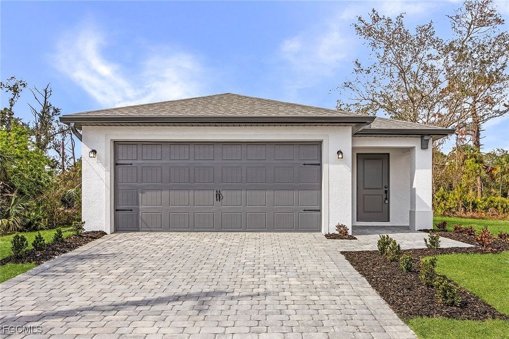 804 Gen D Macarthur Ave, Labelle