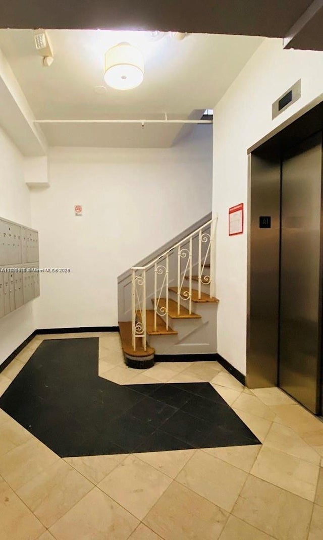 3 of 9 - 3710 Collins Ave N-200, Miami Beach, FL