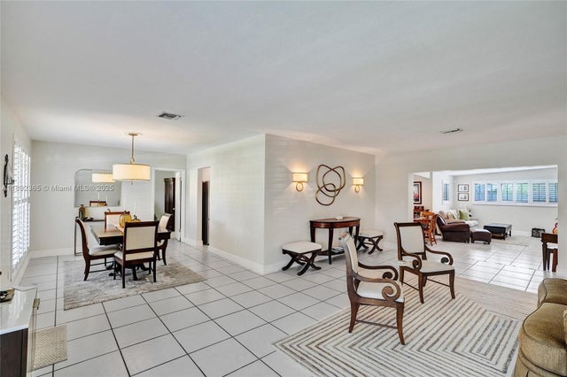 4 of 60 - 6001 Sw 94th Pl, Miami, FL