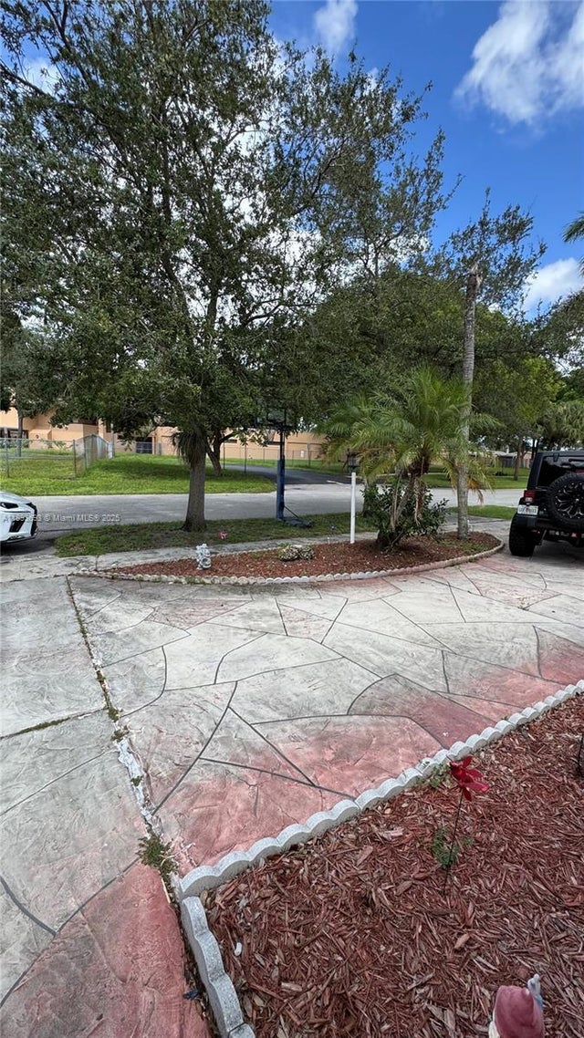 2 of 43 - 4390 Nw 4th Ct, Coconut Creek, FL