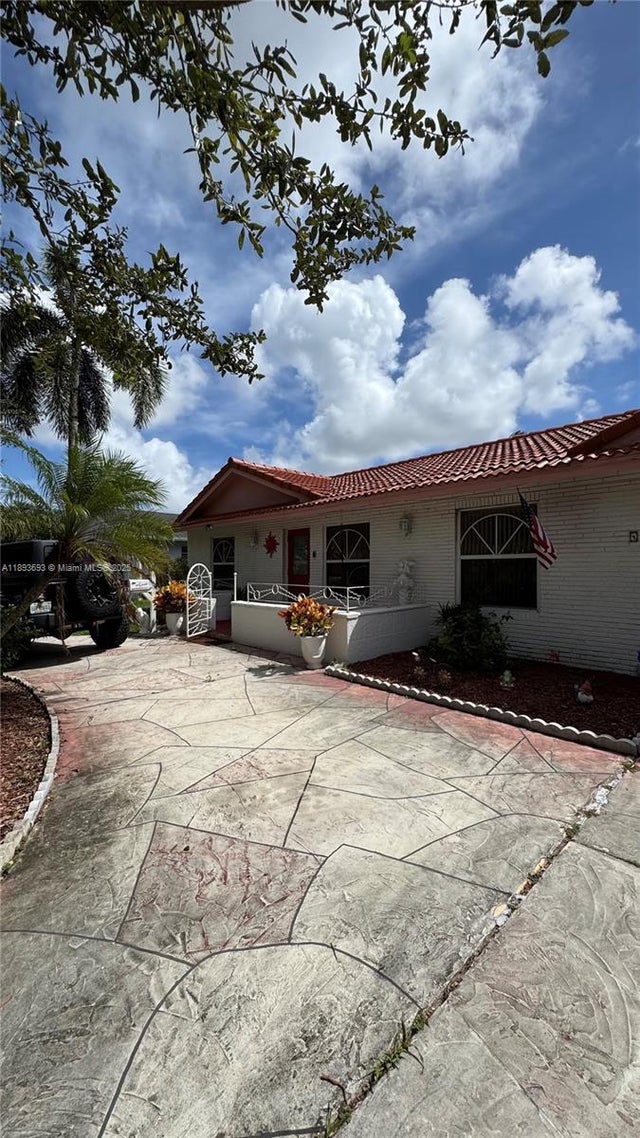 3 of 43 - 4390 Nw 4th Ct, Coconut Creek, FL