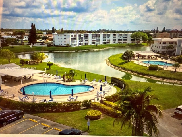 2 of 3 - 423 Wellington G 423, West Palm Beach, FL