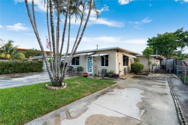 4 of 26 - 940 E 21st St, Hialeah, FL