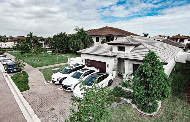 1 of 19 - 8137 Nw 46th Ter, Doral, FL
