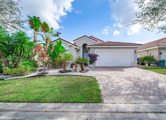 1 of 25 - 5032 Sw 34th Ter, Hollywood, FL
