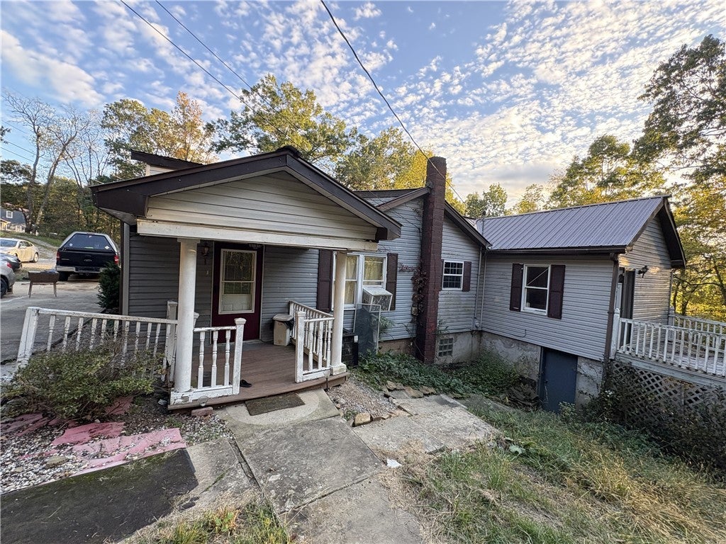 1204 Sun Mine Road, Clinton