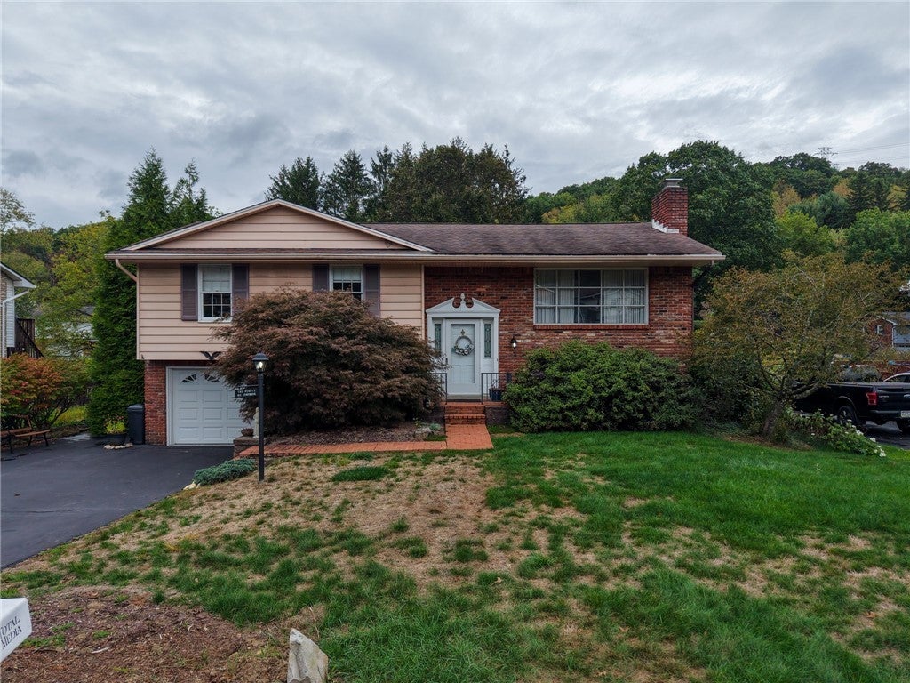 103 Stoneybrook Drive, Hempfield