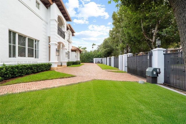 4 of 53 - 16763 Nw 77th Path, Miami Lakes, FL