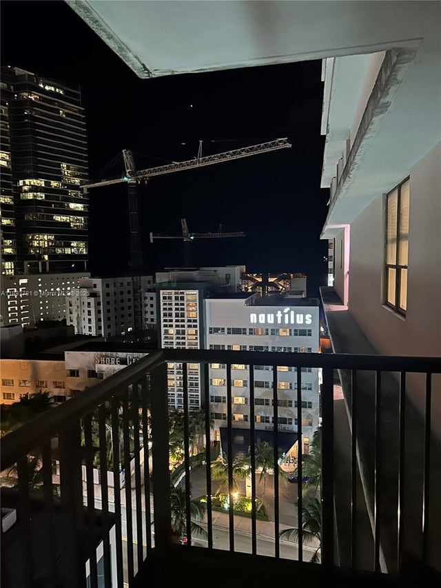 4 of 25 - 1800 Collins Ave 15b, Miami Beach, FL