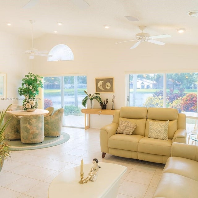 4 of 24 - 9755 Harbour Lake Cir, Boynton Beach, FL