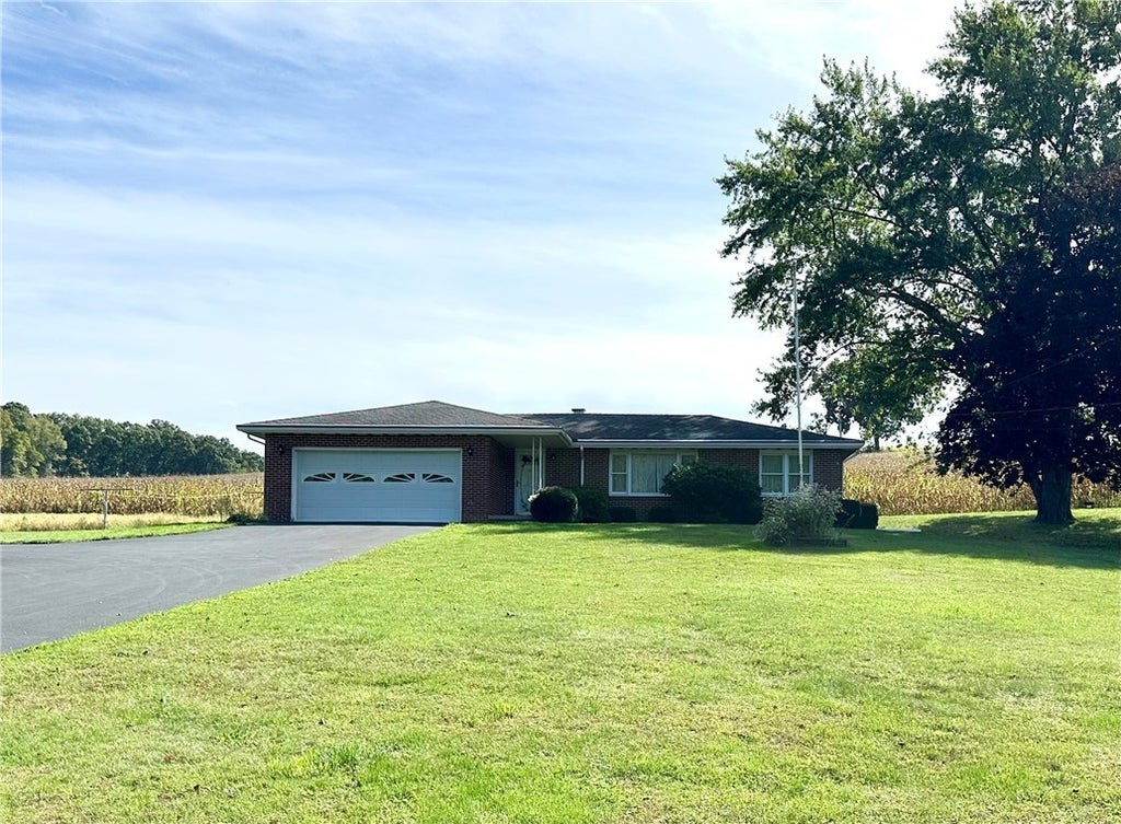 122 Hoffman Lane, Sugarcreek