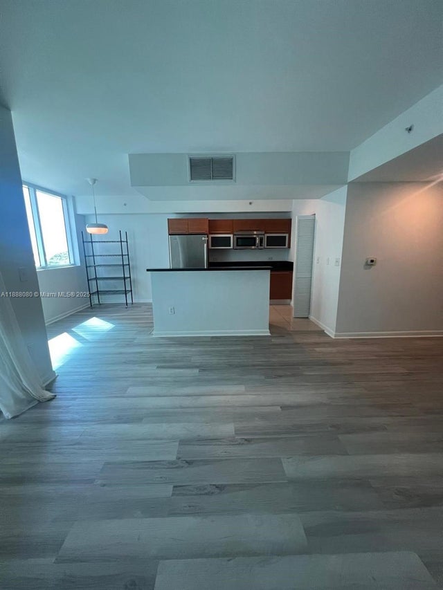 1 of 12 - 244 Biscayne Blvd 608, Miami, FL