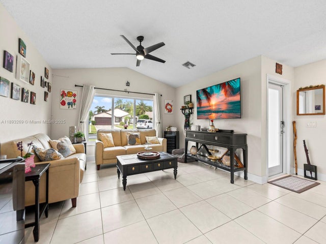 4 of 29 - 5236 Nw 99th Ave, Sunrise, FL