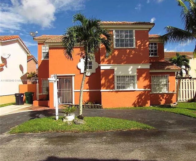 1 of 4 - 1045 Nw 126th Pl, Miami, FL