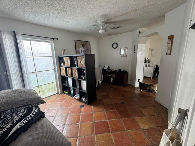 4 of 4 - 1045 Nw 126th Pl, Miami, FL