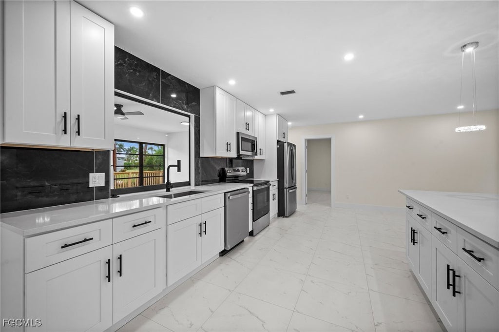 14725 Kimberly Ln, Fort Myers