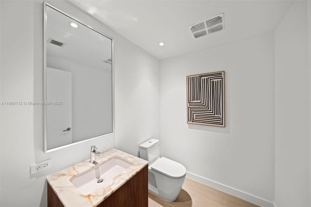 3 of 15 - 500 Alton Rd 2304, Miami Beach, FL